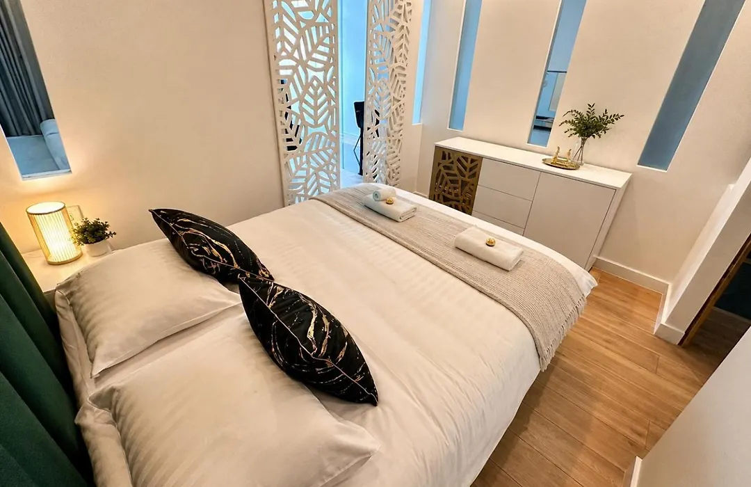 Selected Apartments By Market Square-1