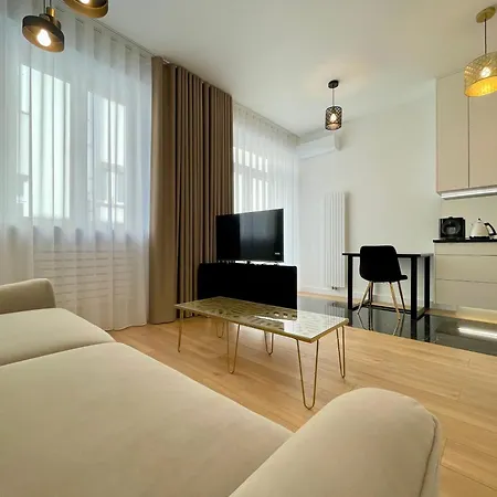 Selected Apartments By Market Square-3