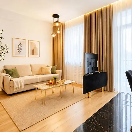 Selected Apartments By Market Square-2