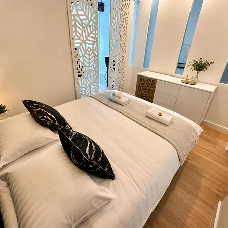 Selected Apartments By Market Square-2